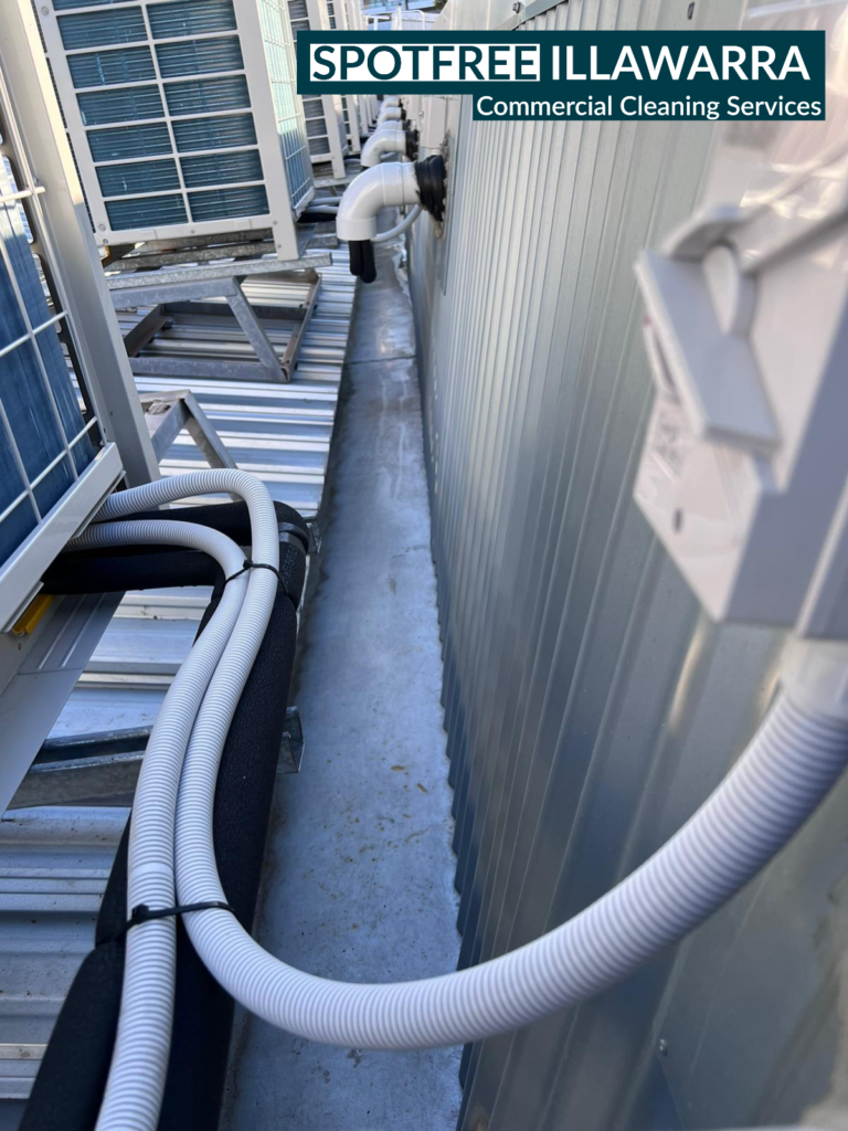 COMMERCIAL GUTTER CLEANING